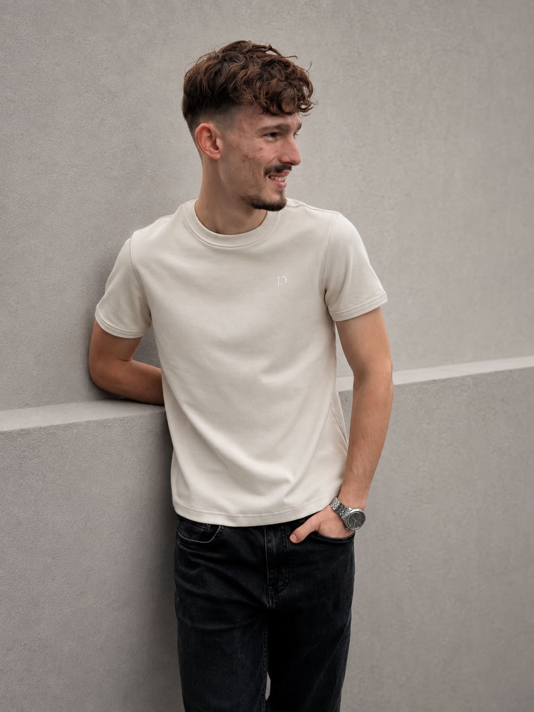 The Fitted Standard - Beige