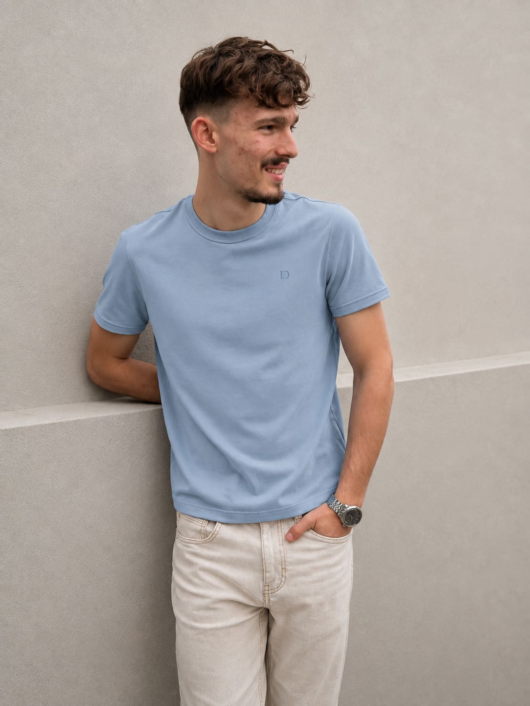 The Fitted Standard - Light Blue