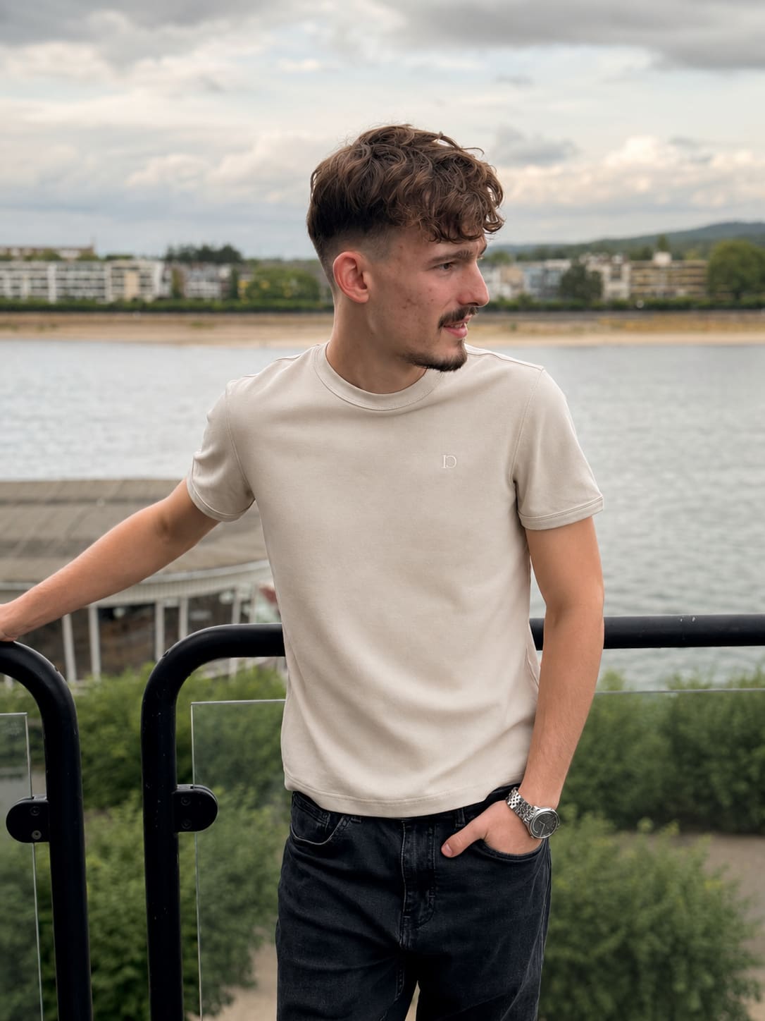 The Fitted Standard - Beige